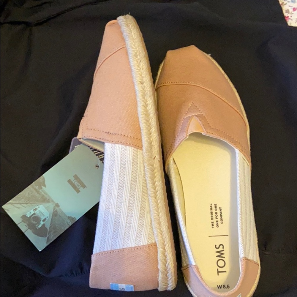 Shoes - Picture 2 of 2